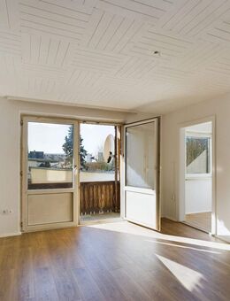 VERMIETUNG: NEU renovierte 3-Zimmer-Wohnung mit Balkon im Schafsteg. - Rödental