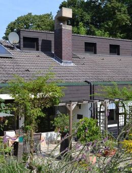 Einfamilien-Wohnhaus mit Garagen - Weißenburg (Bayern)