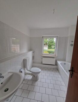 Gepflegte Erdgeschosswohnung mit Gartenoption und Stellplatz – ruhig gelegen in Schönebeck - Schönebeck (Elbe)
