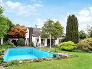 Lichtdurchflutetes Architektenhaus mit Pool, Sauna und Kamin in Großburgwedel - Burgwedel