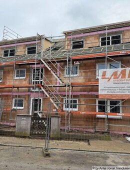 Moderne 4,5 Zimmer-Wohnungen mit sonniger Terrasse oder Balkon in zentrumsnaher Lage von Denkendorf - Denkendorf (Baden-Württemberg)