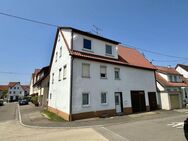 Ehemaliges Bauernhaus mit Doppelgarage und viel Ausbaumöglichkeiten - Frickenhausen