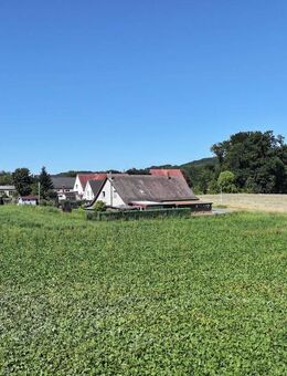 Ideal für 2 Generationen ist dieses große Landhaus in ruhiger Feldrandlage... - Bünde