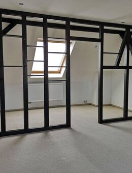 3-Raumwohnung mit Altbaucharme in Regis-Breitingen - Regis-Breitingen