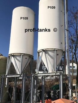 P109 gebrauchtes 50.000L Polyestersilo GFK-Silo mit Trichter & Unterfahrgestell 12m Lagertank für Mehl Flüssigfutter Trockenfutter MolkeMelasse Salzsole Wasser - Nordhorn