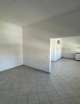 Großzügig geschnittene 1-Zimmer-Wohnung in Hanau - direkt vom Eigentümer! [HMR-O12E11] - Hanau (Brüder-Grimm-Stadt)