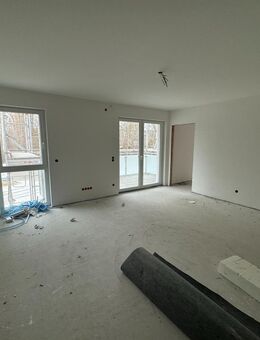 Neubau 2 Zimmer OG Wohnung mit Balkon, Keller, Tiefgarage& Stellplatz - Schmiechen