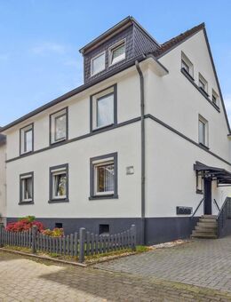 Eigennutzung oder Kapitalanlage: Teilvermietetes Dreifamilienhaus in ruhiger Lage von Schwerin - Castrop-Rauxel