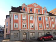 Eine feine Adresse mitten in der Altstadt: moderne Etagenwohnung im barocken Stadtpalais - Memmingen