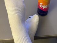 W24 Getragene und verschwitzte Socken suchen Liebhaber - Hamburg