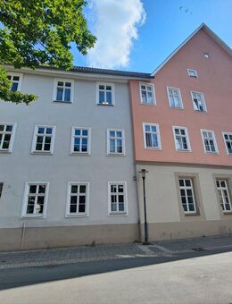 Interessantes Stadthaus mit einer Gewerbeeinheit (teilbar) und vier Wohnungen - Coburg