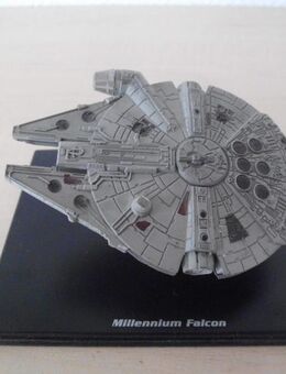 Star Wars Modell " Millenium Falcon " - Essen