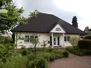 Farge / Rekum - Wilhelm-Brandhorst-Str. - freistehender Walmdachbungalow in rückwärtiger Gartenlage - ca. 222,73m² Wohnfläche + 44,06m² Keller - Bremen