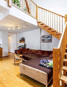 HEGERICH: Charmevoll Wohnen in der Fürther Südstadt - Großzügige Maisonettewohnung mit Dachloggia - Fürth