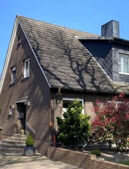 Modernisiertes Wohnhaus mit Garage in ruhiger Lage - Papenburg