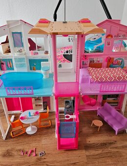 Barbie Traumhaus + Kleiderschrank + Fahrrad - Lägerdorf