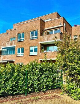Hochwertig-Sanierte 2-Zimmer-Wohnung mit Balkon, Feldblick und Tiefgaragen-Stellplatz - Meerbusch