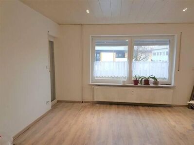 *** 3 Zimmer, Küche, Bad mit Balkon, Kaminofen zu vermieten ***
