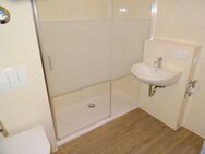 ** neu saniert * mit Dusche + Balkon ** gemütliche 3 Zimmer Wohnung!! - Werdau