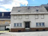 Bauträger aufgepasst: ehem. Bauernhaus mit Nebengebäuden auf 1486 m² Grundstück! - Veitsrodt