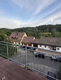 Großzügige 3 Zimmer Balkonwohnung -- EBK -- Garage ** Tolle Aussicht ** - Neustadt (Waldnaab)