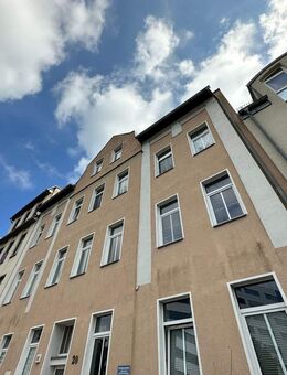 2. OG / Laminat / Küche mit Balkon / Bad mit Wanne/ u.v.m. - Chemnitz