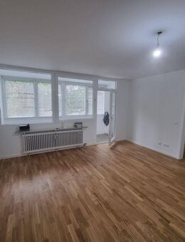 Top-sanierte 3-Zimmer-Eigentumswohnung mit verglastem Balkon und Tiefgaragenstellplatz - Markt Schwaben