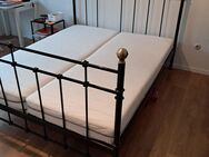Doppelbett (160 cm breit) inkl. 2 Matratzen (80 cm breit pro Stück) - Mannheim
