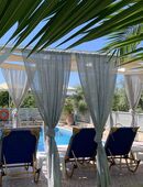 Pelagia'S Garden mit Pool in 90402