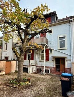 Charmantes 1- bis 3-Familienhaus in zentraler und dennoch ruhiger Lage von Neu-Isenburg - Neu Isenburg