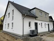 ERSTBEZUG - Moderne und familienfreundliche Doppelhaushälfte in Ezelsdorf zu vermieten - Burgthann