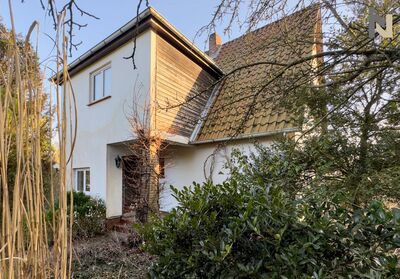 RESERVIERT! Charmantes Einfamilienhaus mit Sanierungsbedarf !