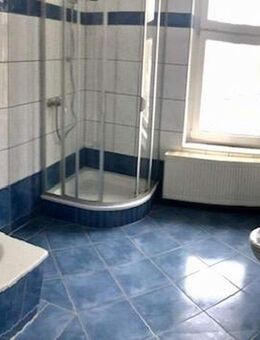 3-Raum WE, super Lage 1 OG, Tageslichtbad, großer Balkon, Küche mit 2 Fenster, - Leipzig