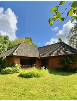 Komfortabler Winkelbungalow mit Sanierungsstau auf großem Gartengrundstück wenige Minuten zur Stadt! - Hattstedt
