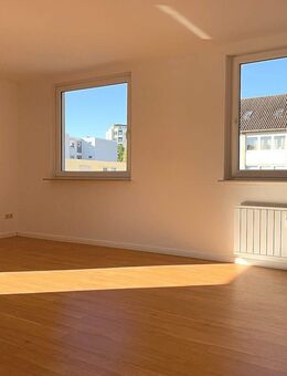 SOFORT EINZIEHEN UND WOHLFÜHLEN - SONNIGE UND GEPFLEGTE 3-ZIMMER WOHNUNG DIREKT AM NEUEN TEICH - Wolfsburg