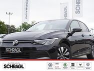 VW Golf, 1.5 TSI VIII MOVE, Jahr 2023 - Mindelheim