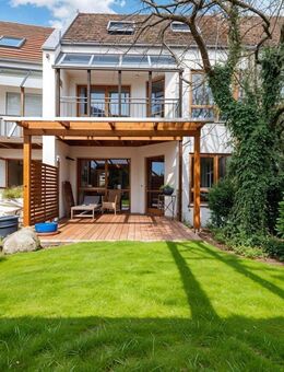 Familienglück auf allen Ebenen - Reihenmittelhaus mit schönem Garten - Ulm