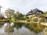 Freistehendes Haus mit Einliegerwohnung und Teich - ein wahres Liebhaberobjekt auf 305 m2 Wohnfläche - Bergisch Gladbach
