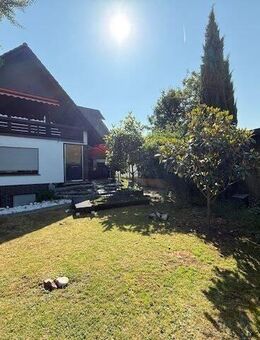 ***Attraktives Zweifamilienhaus mit großem Garten und idyllischem Teich - Erlensee