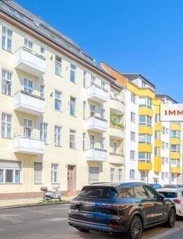 IMMOBERLIN.DE - Attraktive Altbauwohnung mit Balkon in ruhiger Lage - Berlin
