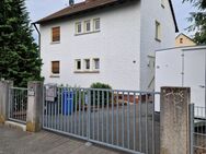 RESERVIERT-2 FH freistehend auf einem schönen Grundstück mit viel Potential - Erlangen