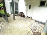 Schöne 3 Zimmer EG-Wohnung mit eigenem Eingang, Terrasse und Gartennutzung - Sulzbach-Rosenberg