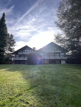 ZU VERKAUFEN: Urlaubsfeeling pur! Traumhaftes Mehrfamilienhaus mit 4 Wohneinheiten, Pool, Sauna und Blick über den Möhnesee - Möhnesee