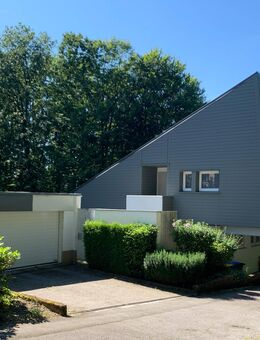 Architektenhaus mit zusätzlichen Räumen für Praxis oder Wellness in Neunkirchen - Neunkirchen (Saarland)