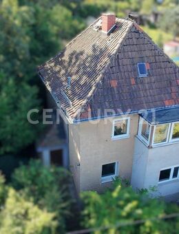 Kleine Stadtvilla sanierungswürdig - mit ca. 3.215 m² Grundstücksfläche - Provisionsfrei! - Gera