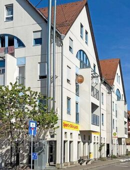 Charmante, lichterfüllte Dachgeschosswohnung direkt im Zentrum von Maichingen - Sindelfingen