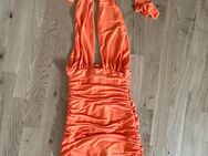 Orangenes Kleid - Waghäusel