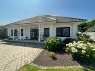 Einziehen & Wohlfühlen: Familienidyll mit Pool, Erdwärme und 3 Garagen bei Leipzig - Schkeuditz