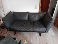 Stilvolle Schwarze 2-Sitzer Sofas (2 Stück) - Köln