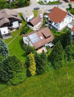 Viel Platz: Haus mit großem Garten und Doppelgarage - Dobel